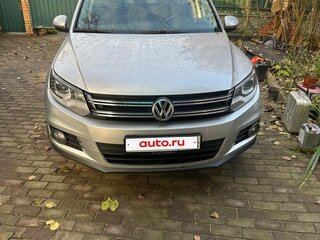 2013 Volkswagen Tiguan I Рестайлинг, серебристый, 1400000 рублей, вид 2