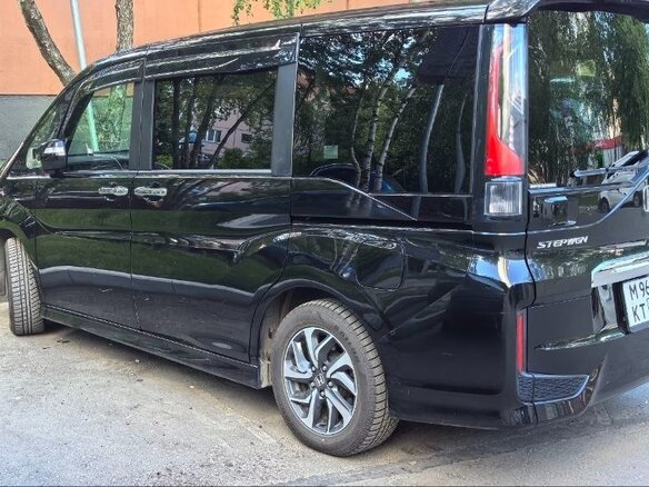 2016 Honda Stepwgn Spada V, чёрный, 1690000 рублей - вид 1