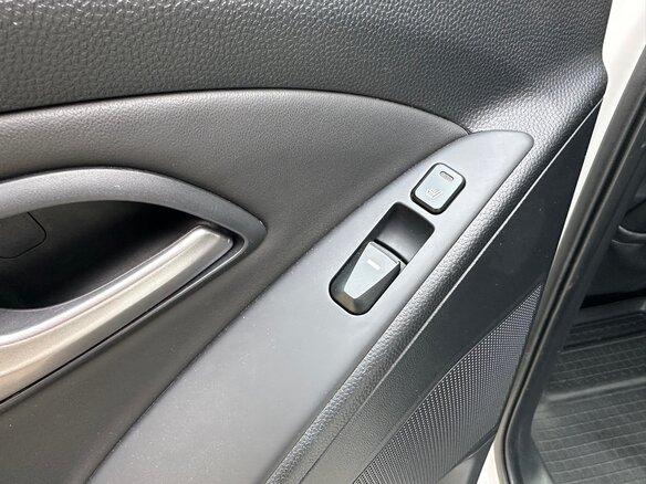 2011 Hyundai ix35 I, белый, 1320000 рублей - вид 17