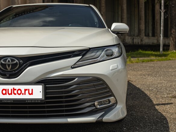 2019 Toyota Camry VIII (XV70), белый, 3500000 рублей - вид 24