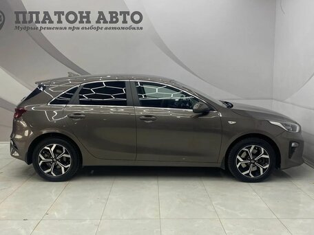 2020 Kia Ceed III, серый, 1925000 рублей, вид 4