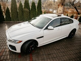2023 Jaguar XF II Рестайлинг, белый, 4399000 рублей, вид 4