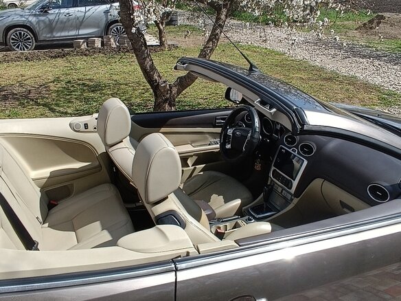 2008 Ford Focus II Рестайлинг, коричневый, 1500000 рублей - вид 12