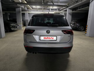 2017 Volkswagen Tiguan II, серебристый, 2149000 рублей, вид 3
