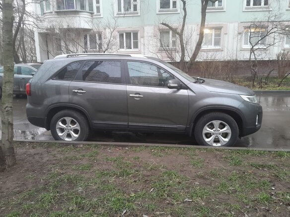 2013 Kia Sorento II Рестайлинг, серый, 1650000 рублей - вид 2