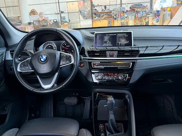 2020 BMW X1 18d xDrive II (F48) Рестайлинг, белый, 2550000 рублей - вид 4