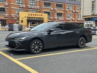 2024 Toyota Avalon V Рестайлинг, чёрный, 3240000 рублей, вид 1