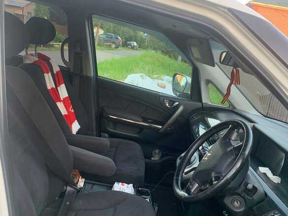 2010 Honda Elysion I Рестайлинг, белый, 1300000 рублей - вид 4