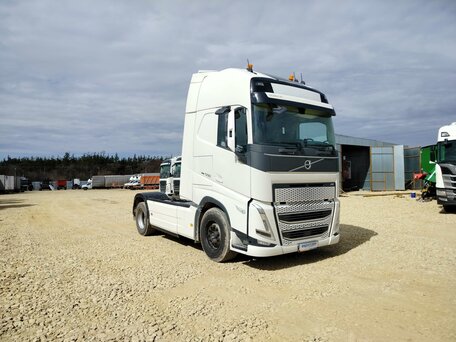 2022 Volvo FH, белый, 10986750 рублей, вид 2