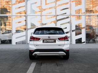 2020 BMW X1 18d xDrive II (F48) Рестайлинг, белый, 2835000 рублей, вид 4