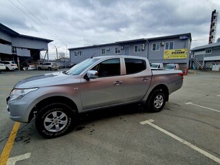 2017 Mitsubishi L200 V, серебристый, 1777777 рублей, вид 2