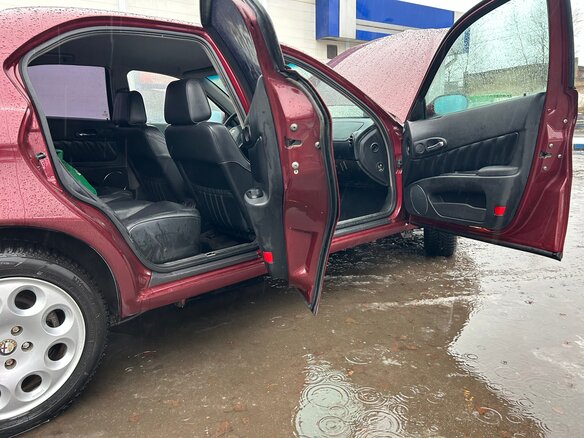 2001 Alfa Romeo 166 I, красный, 400000 рублей - вид 18