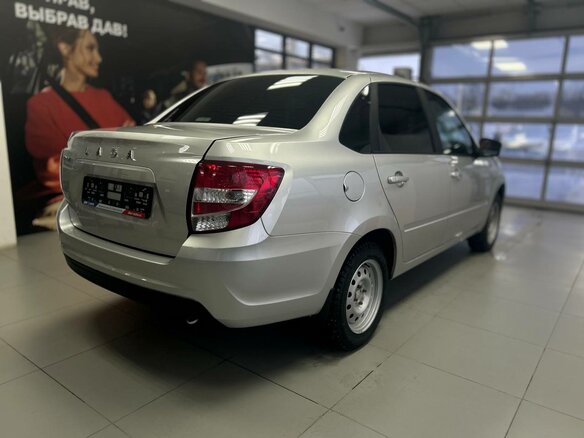 2026 Lada (ВАЗ) Granta I Рестайлинг, серебристый - вид 12