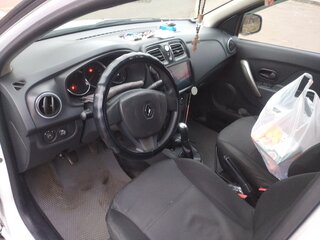 2014 Renault Logan II, белый, 500000 рублей, вид 4