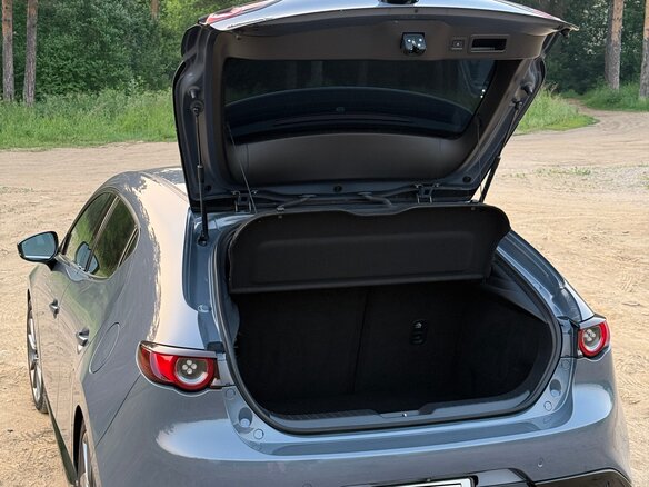 2019 Mazda 3 IV (BP), серый, 1600000 рублей - вид 25