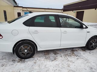 2019 Volkswagen Polo V Рестайлинг, белый, 1350000 рублей, вид 2