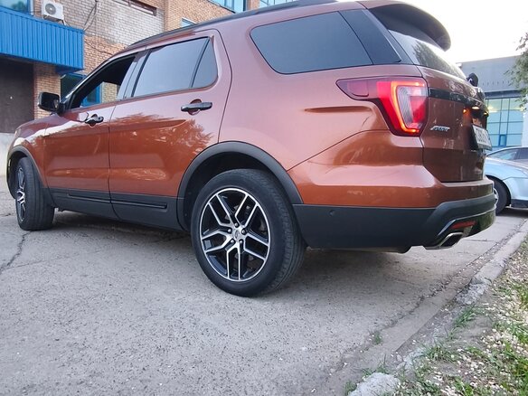 2015 Ford Explorer V Рестайлинг, коричневый, 2150000 рублей - вид 8