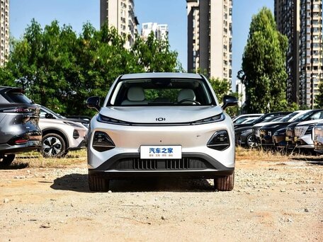 2026 Changan Qiyuan Q05 51.9 kWh II, серебристый, 2000000 рублей, вид 2