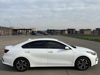 2021 Kia K3 II, белый, 2120000 рублей, вид 4