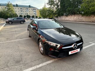 2019 Mercedes-Benz A-Класс 200 IV (W177), чёрный, 2000000 рублей, вид 5