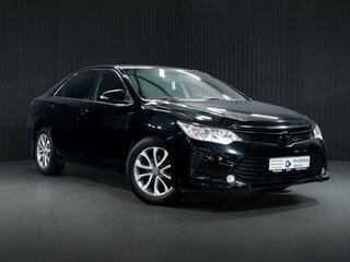 2017 Toyota Camry VII (XV50) Рестайлинг, чёрный, 1679000 рублей, вид 1