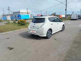 2017 Nissan Leaf 30kWh I (ZE0/AZE0), белый, 1610000 рублей, вид 3