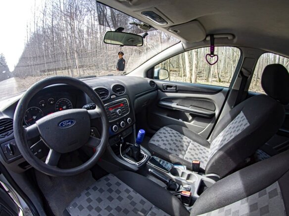 2011 Ford Focus II Рестайлинг, серебристый, 570000 рублей - вид 11