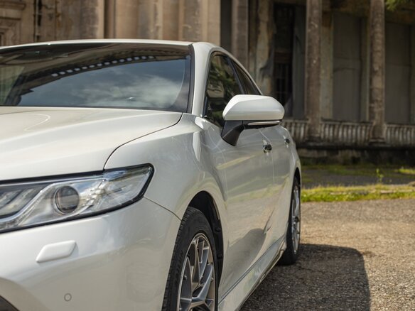2019 Toyota Camry VIII (XV70), белый, 3500000 рублей - вид 25