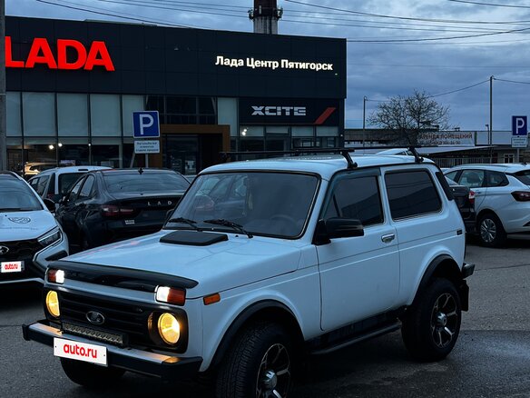 2010 Lada (ВАЗ) 2121 (4x4) I Рестайлинг, белый, 570000 рублей