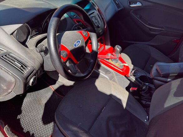 2011 Ford Focus III, красный, 450000 рублей - вид 4