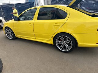 2012 Skoda Octavia RS II Рестайлинг, жёлтый, 1350000 рублей, вид 4