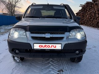 2014 Chevrolet Niva I Рестайлинг, серебристый, 550000 рублей, вид 2