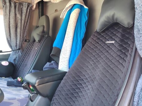 2010 Mercedes-Benz Atego, красный, 3300000 рублей, вид 3