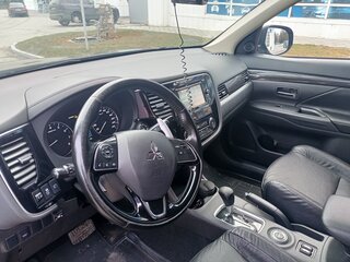 2015 Mitsubishi Outlander III Рестайлинг 2, чёрный, 1700000 рублей, вид 5