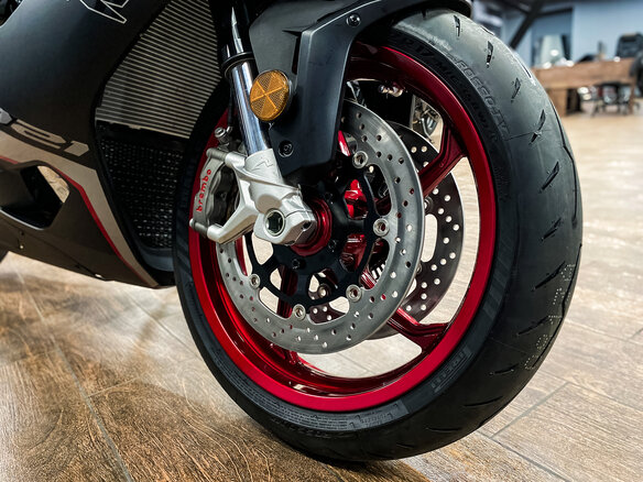 2026 QJMotor SRK 921 RR, чёрный, 1200000 рублей - вид 19
