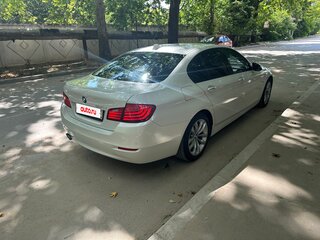 2016 BMW 5 серии 520i VI (F10/F11/F07) Рестайлинг, белый, 2500000 рублей, вид 5