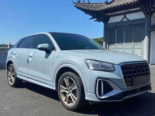 2025 Audi Q2 35 TFSI I Рестайлинг, серебристый, 2800000 рублей, вид 3