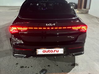 2021 Kia K5 III, чёрный, 2000000 рублей, вид 4