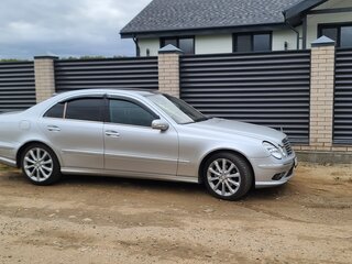 2004 Mercedes-Benz E-Класс 320 III (W211, S211), серебристый, 850000 рублей, вид 2