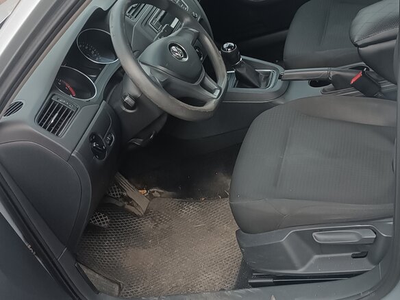 2015 Volkswagen Jetta VI Рестайлинг, серебристый, 612000 рублей - вид 3