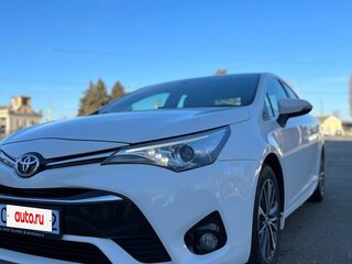 2017 Toyota Avensis III Рестайлинг 2, белый, 1900000 рублей, вид 4