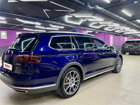 2018 Volkswagen Passat Alltrack B8, синий, 2800000 рублей - вид 2