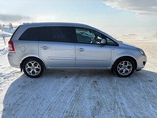2012 Opel Zafira B Рестайлинг, серебристый, 697796 рублей, вид 2
