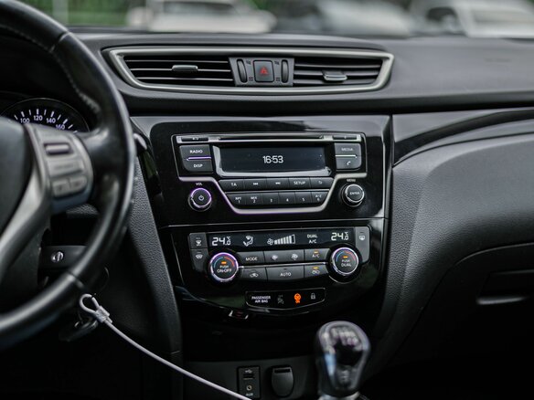 2017 Nissan Qashqai II, чёрный, 1350000 рублей - вид 6