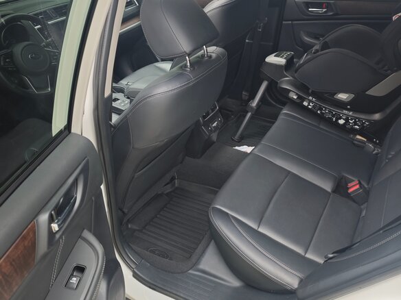 2018 Subaru Outback V Рестайлинг, белый, 2700000 рублей - вид 21