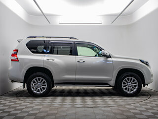 2016 Toyota Land Cruiser Prado 6-speed 150 Series Рестайлинг 1, белый, 4780000 рублей, вид 4