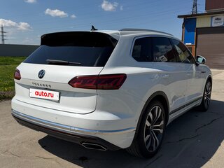 2021 Volkswagen Touareg III, белый, 6600000 рублей, вид 4