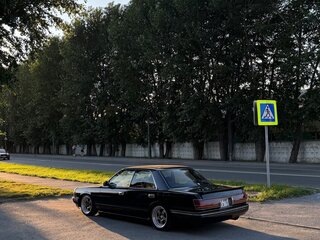 1990 Toyota Crown VIII (S130), синий, 700000 рублей, вид 2