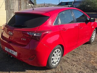 2012 Hyundai i30 II, красный, 820000 рублей, вид 3