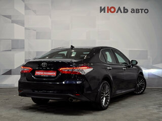 2021 Toyota Camry VIII (XV70), чёрный, 3100000 рублей, вид 4
